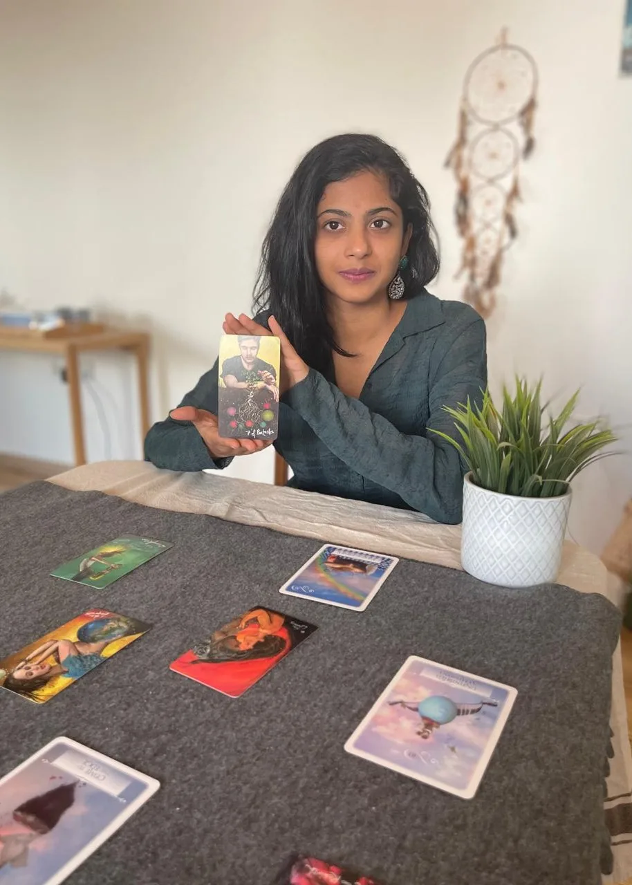 Tarot Card Reading by Himali in Dubai.webp